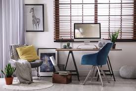 The Benefits of Wood Venetian Blinds in Home Décor